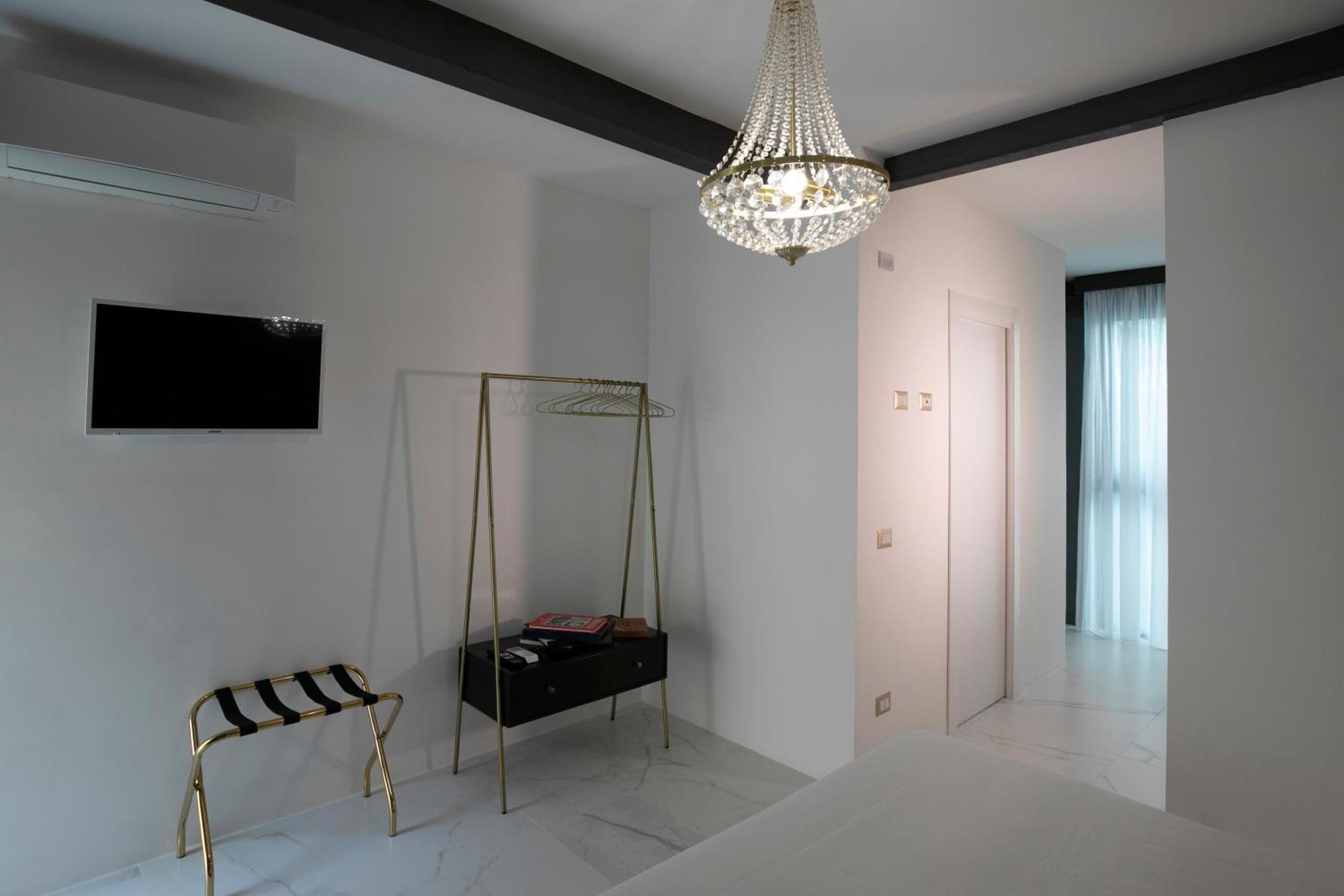 Azzoli Trapani - Apartments&Skypool - Adults Only Eksteriør billede